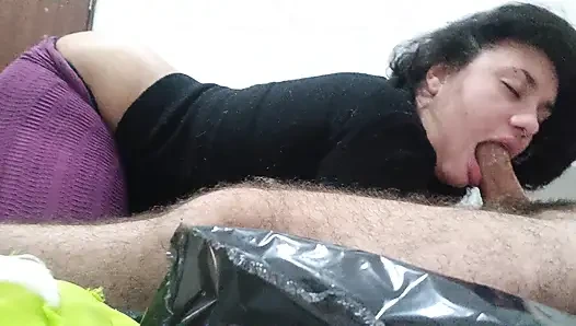 SPOR SALONUNDA ORAL SEKS, ıSLAK SAKSO IÇIN SUSAMıŞ GELIYOR