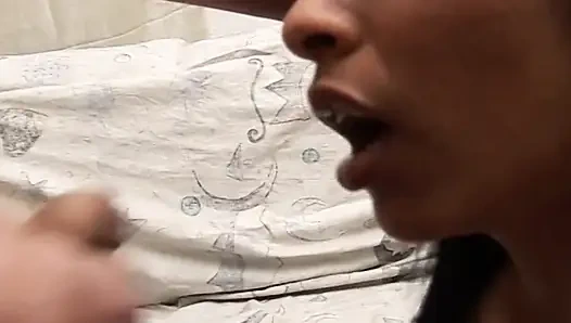 Ağzına boşalan bir yarak için harika sakso