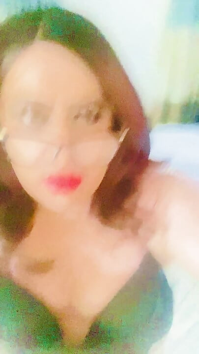 Krissy sweets lagi asik ngocok kontolnya
