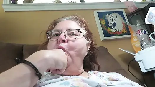 Eatting my pudding cup for you feeders