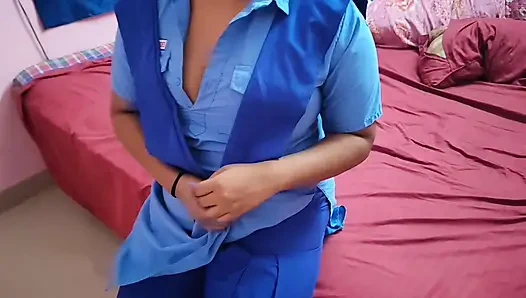 Сводный братец вошел, пока я переодевался, теперь он хочет увидеть мои сиськи и киску, что мне делать?