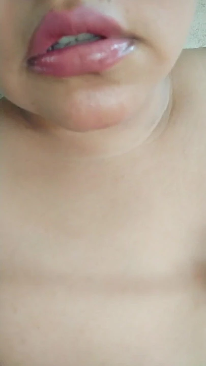 큰 자지나 흑인 자지를 원하는 작은 람피아 보지