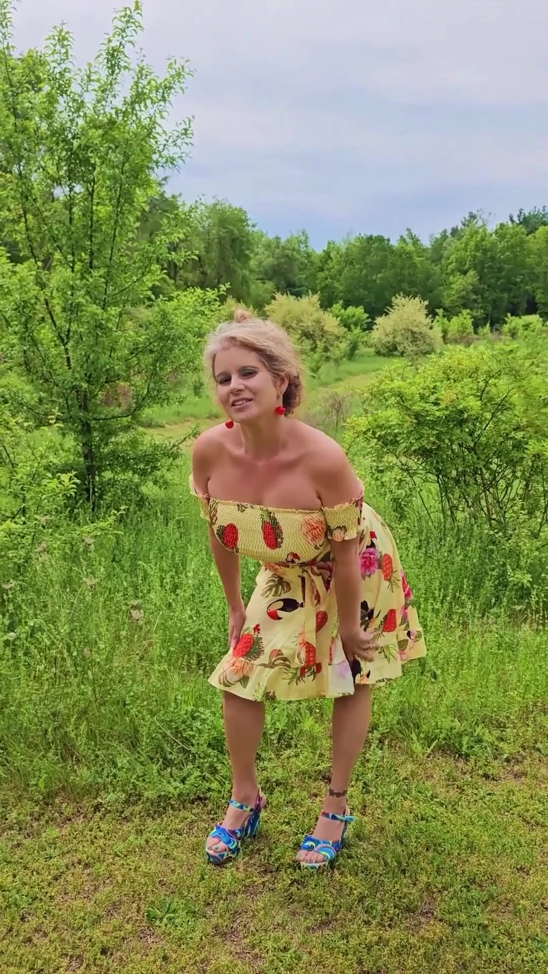 This Housewife has VERY BIG TITS compliation from ONLYFAN PAGE
