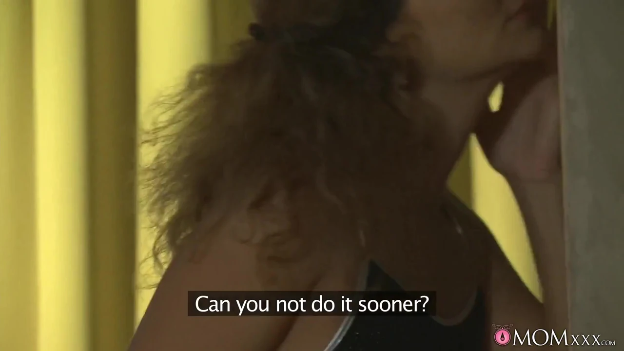 Mom.xxx - azgın ev hanımı Ameli Saase'nin kocasının yarağına ve dölüne ihtiyacı var