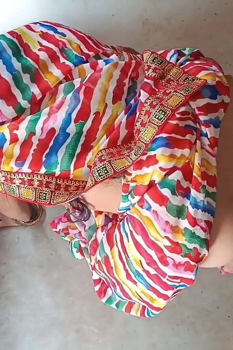 Indiana estava limpando o quarto, meio-irmão a fodeu