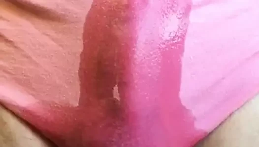 Komşular pembe külotla işiyor