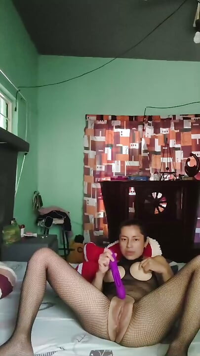 Mă masturbează până dau drumul