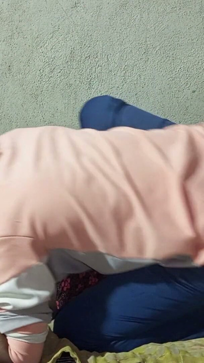 Schöne Shemale und College Schwuler ficken im ältesten Zimmer Haus Sissy hart | Clip 1