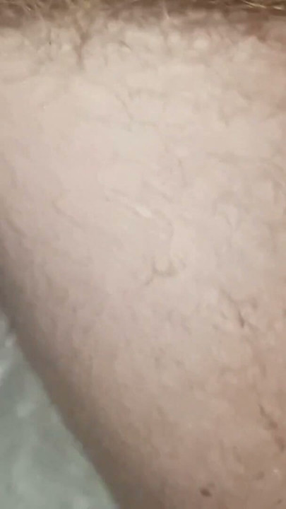 my cock weeing in bath | Clip 1