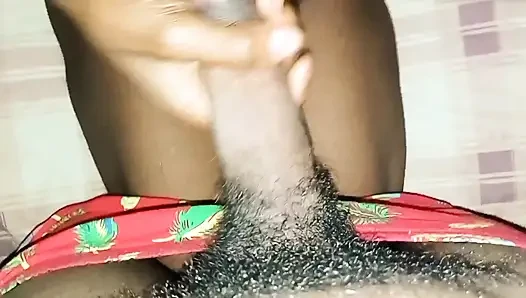 Dia Suka Mengisap Penis Saya Bagian 1