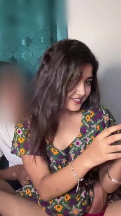 "लड़की अपनी चूत में उंगली रगड़ती है और उसका लंड चूसती है" से महत्वपूर्ण क्षण"