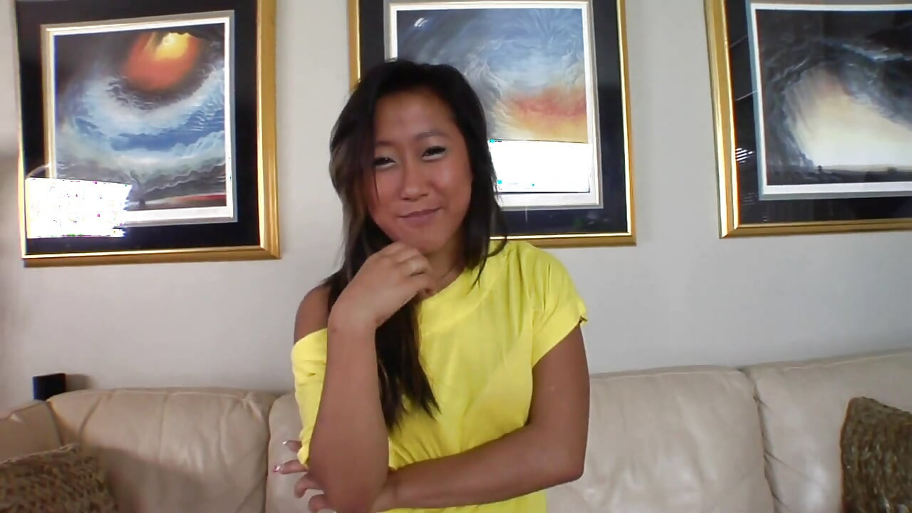 Hard geneukt roze spleetje van randy babe poesje ziet er prima vol sperma gezicht uit