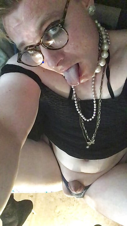 Smooth shaved Sissy Jes Brinch Fuck dildo