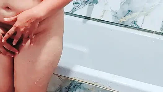 Srilankan sexy stepsister with bathroom sex.. big ass and big dick..........