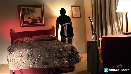 Asian maid Kitty Langdon's leg and feet sex show