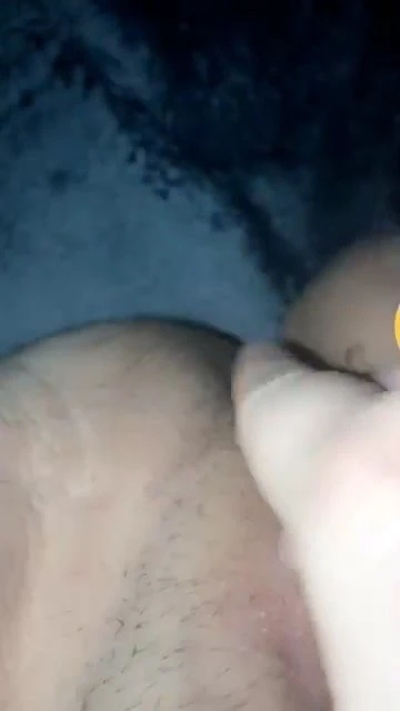 Pacar saya mendorong keluar creampie saya