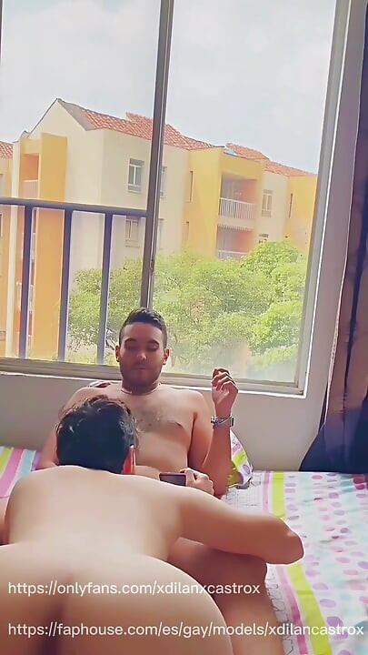 我的异性恋无套抽插我的菊花, 直到他射在我的菊花里