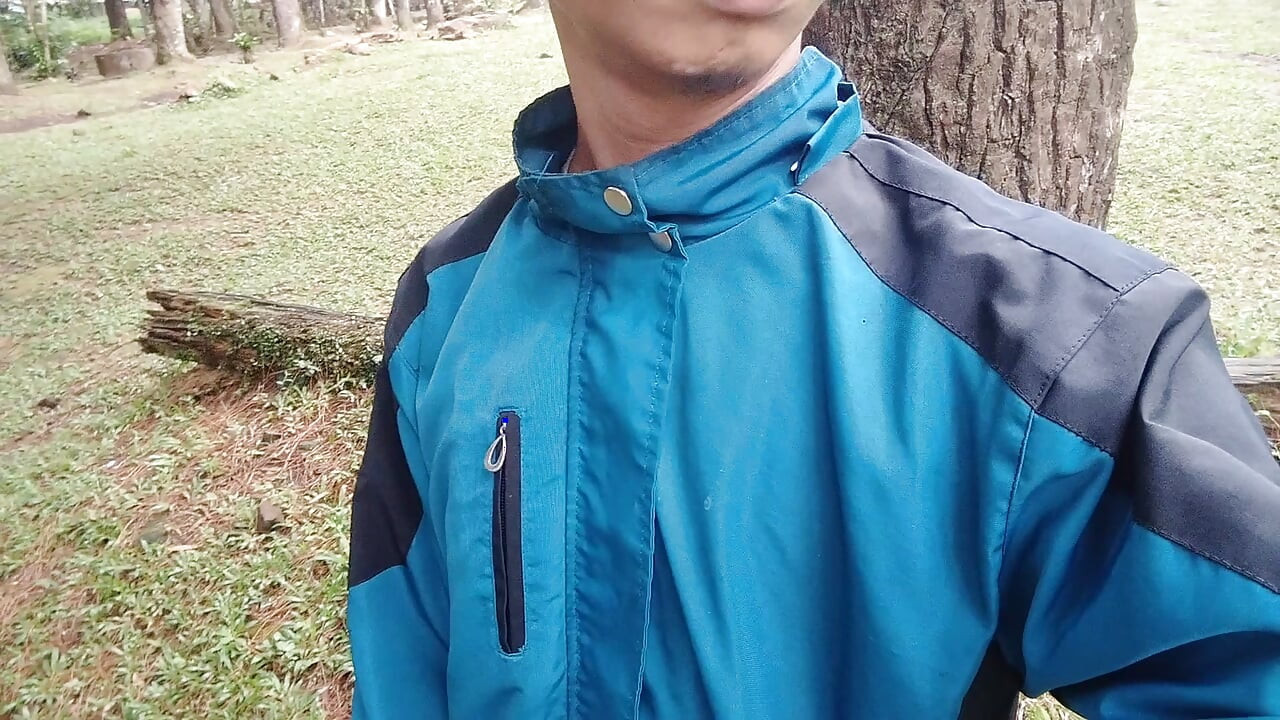 Walking to natural tourist attractions peeing in public toilets