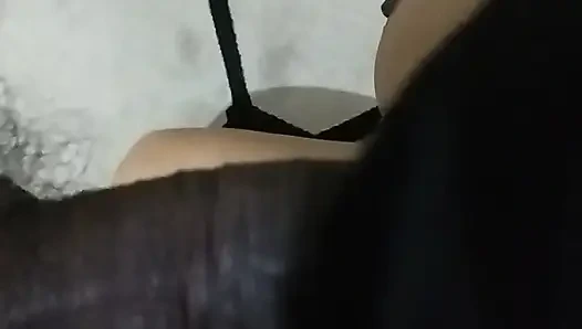 Land Ko Chusa Kar Malish Korte