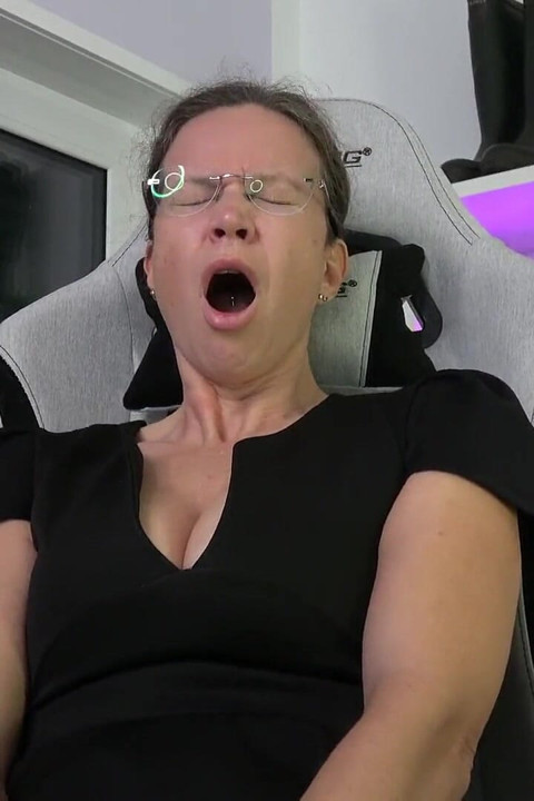 J’ai regardé du porno au bureau et laissé la porte entrouverte