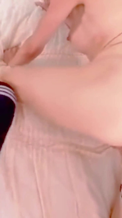 E-girl JOI: Pacar Goth Anda Sedang Menunggu Anda