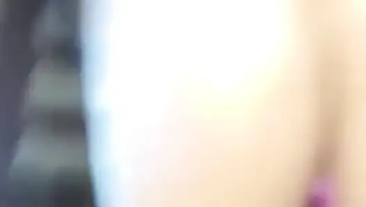 Üvey erkek kardeşim meyve sularım ve amımı sert sikiyorum.