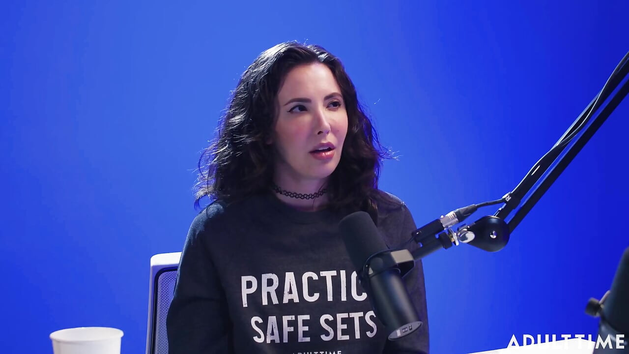 Casey Calvert: paródia de Tiger King, síndrome de impostor e bdsm, o podcast Adult Time