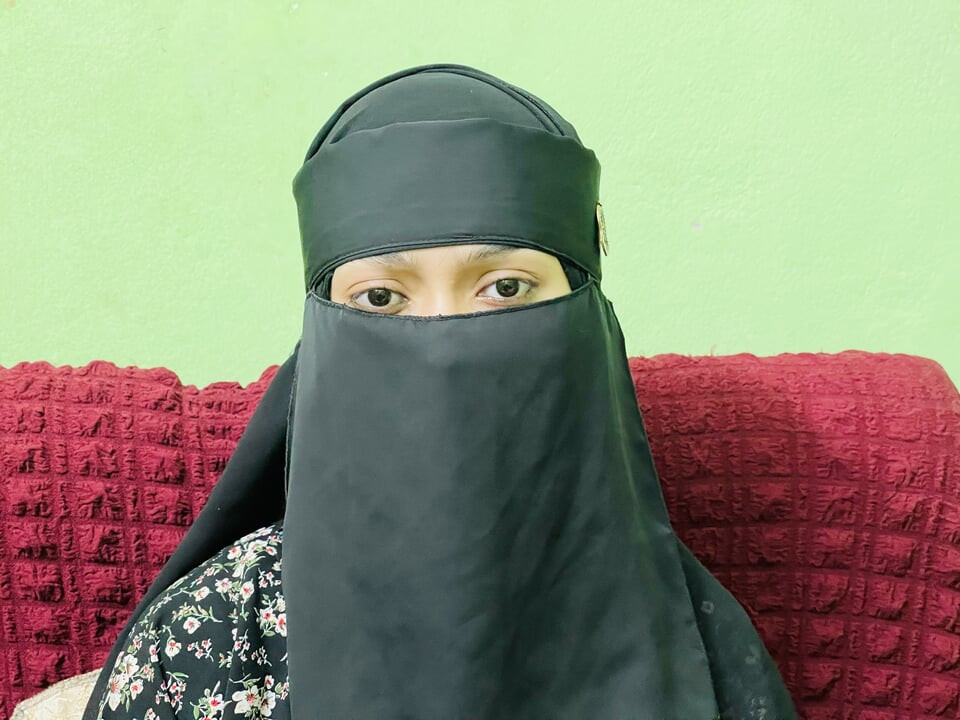 أريد أن أنيك بهابي المثيرة عندما لا يكون زوجها في المنزل