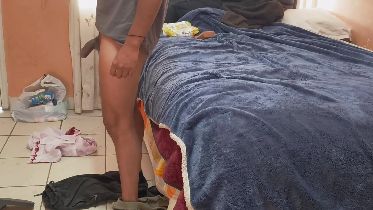Denne modne cholitaen kommer hjem til meg for å suge kuken min hele dagen