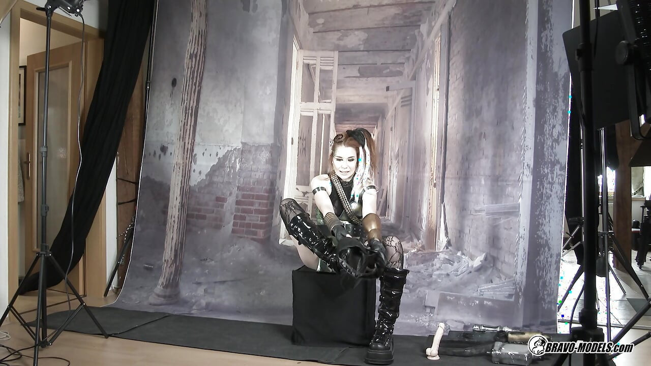 Kaira Love - 437 - Photoshoot Backstage