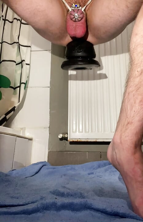 Enjoying One of My Favorite Plugs, Stretches My Cunt so Good, It Wants to Keep It in All Day Everyday. SDo That's What I Did