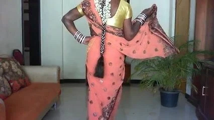 hijda in saree