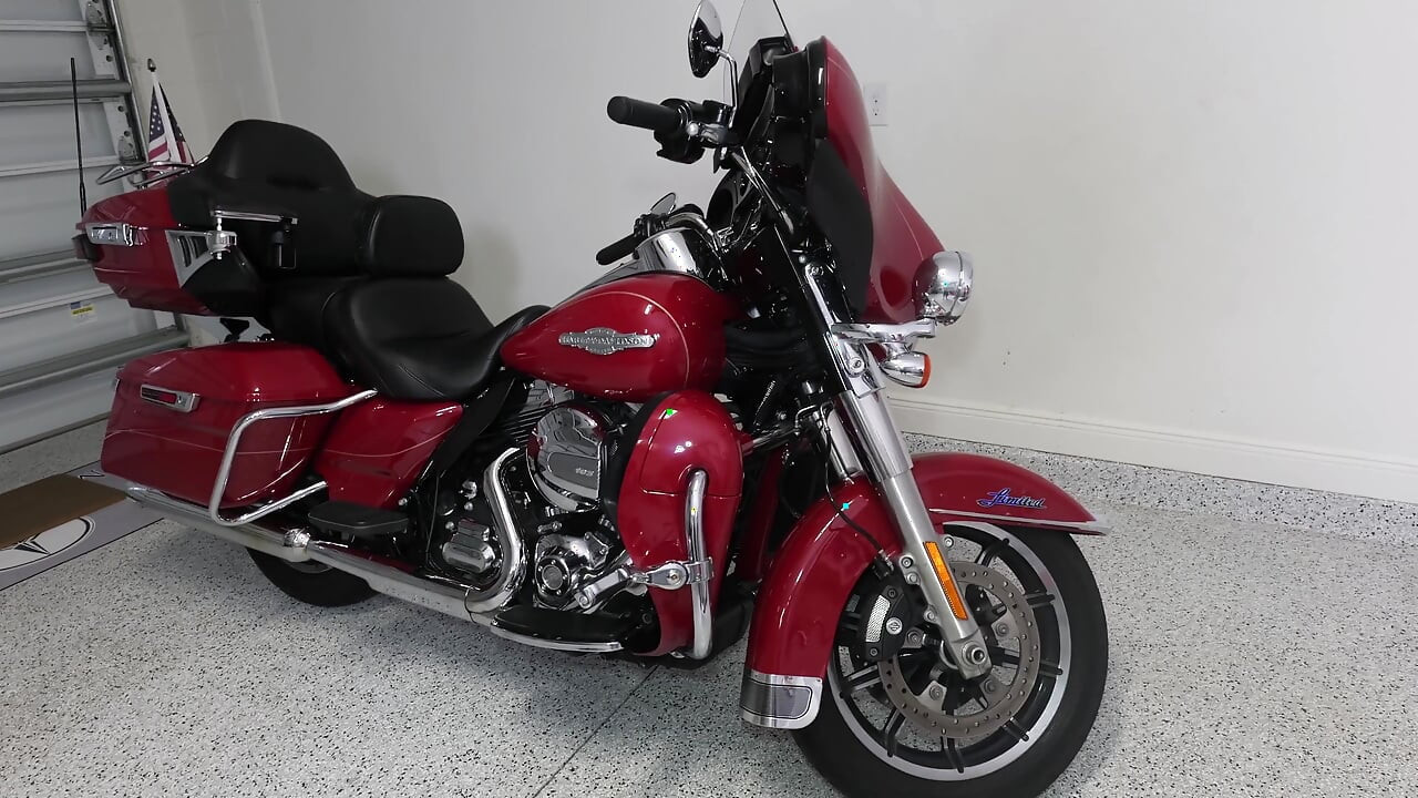 Mucize bir Harley'de sikiliyor