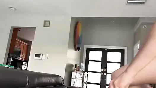 Mollylittle si cewek sange ini ngentot kontolku habis-habisan sampai mulut dan memeknya menganga lebar