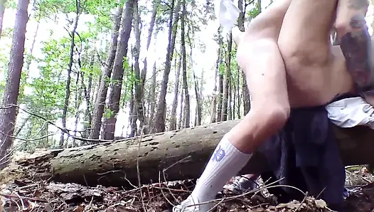 Dışarıda sikişiyor