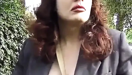 Jessica Rizzo ist eine versaute postfrau in zwei szenen