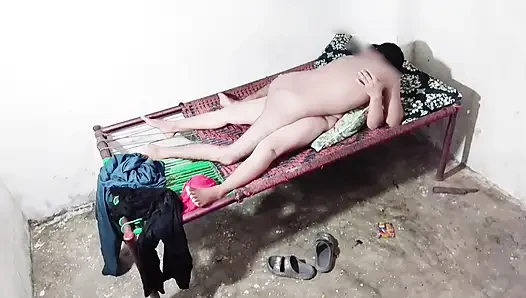 Una partita a biliardo termina in una calda scopata con una latina con un gran culo - Devil Khloe