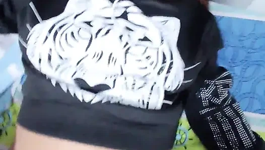 Aku sedih banget, nggak ada tetanggaku yang masih muda, semua orang nggak pernah berumur dan aku menyewa cowok berotot ini untuk ngentot di hari natal 2023 ini