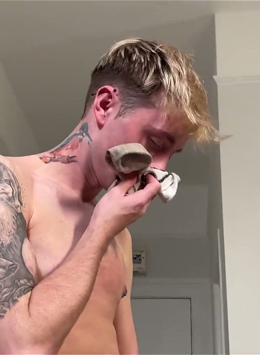 There’s Something About Kyle’s Scent That Drives Me Feral