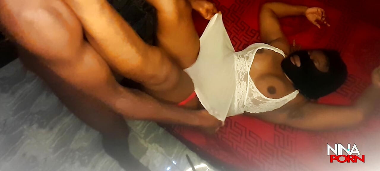 Mira a la gordita traviesa follada por su mejor novio