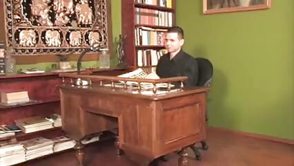 Super seksowna cycata blondynka uwielbia siusiu porno!