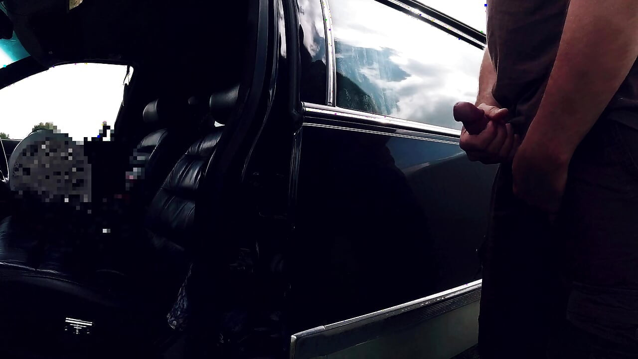 pored mrtvačkih kola