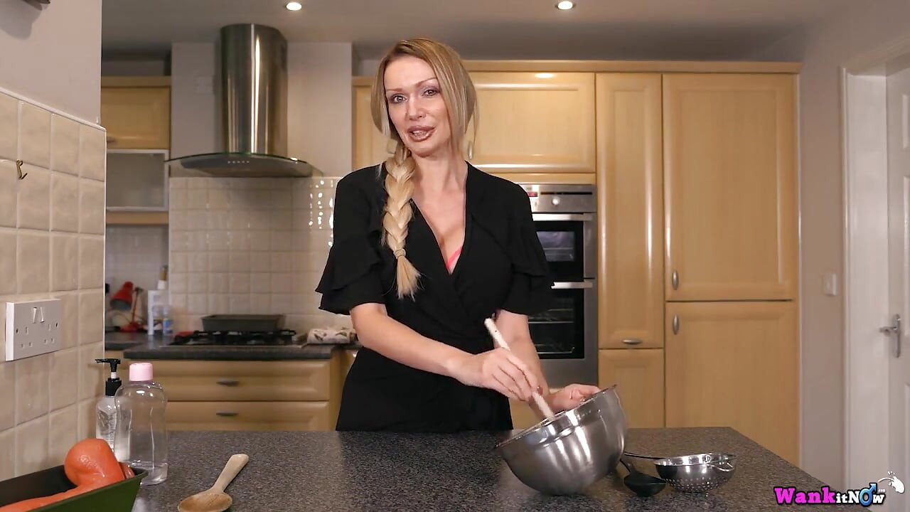 Amber Jayne - Great British Wank off