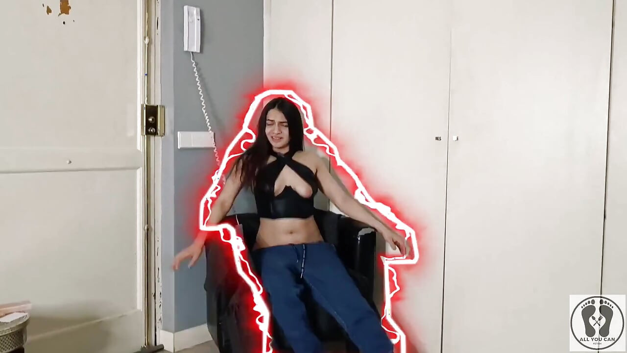 House Buttcrack Was Electrocuted in the Chair