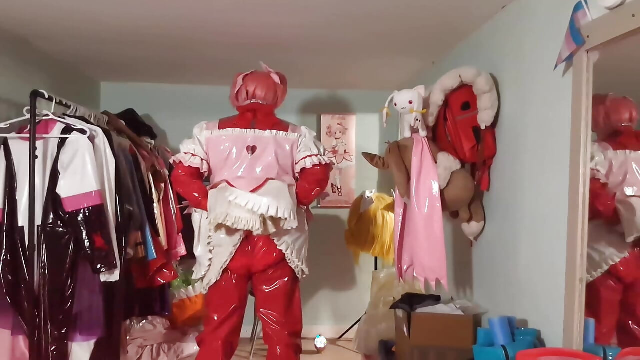 PVC Awek Sut Madoka dilapis dan terikat