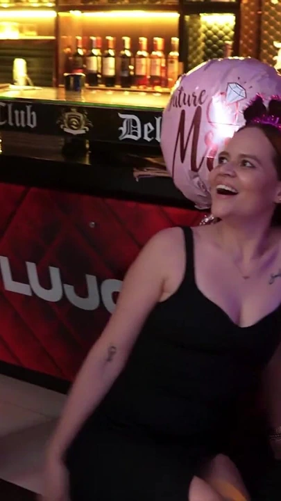 Martix婚礼第二章 - Mariana在她的单身派对上操一个脱衣舞娘 |剪辑 2