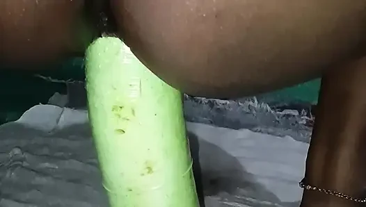 Bhabhi Ne jabardast louki chut me dala