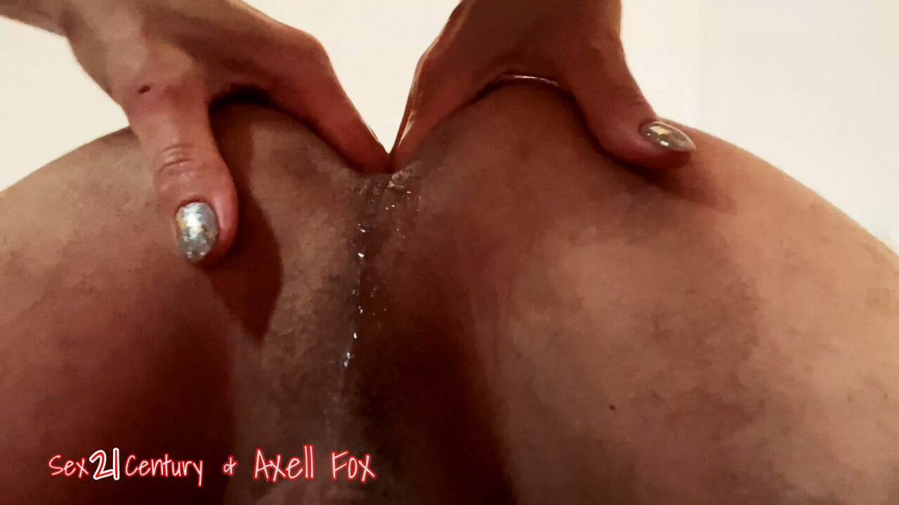 The first anal fisting in a beautiful man's ass from French MILF Axell. Real sex with a beautiful hand in a sexy man's ass.