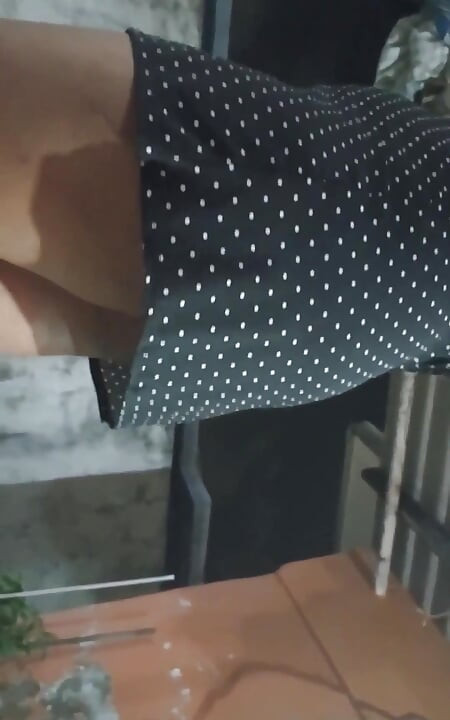 中庭で。もしかして隣人に見られたのか?