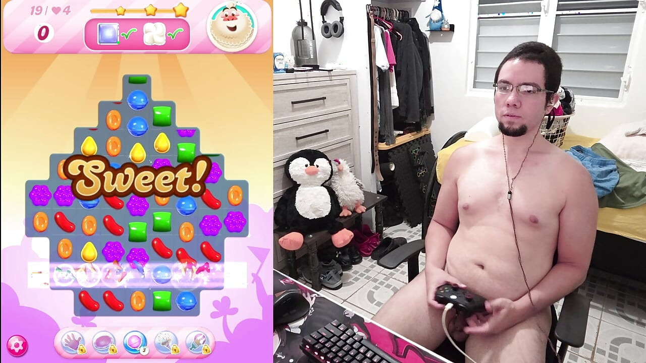 NAPALJENI GOLI MUŠKARAC IGRA CANDY CRUSH SAGA #3